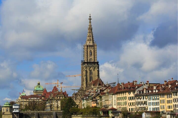 Bern Highlights and Hidden Gems on a Guided Walking Tour