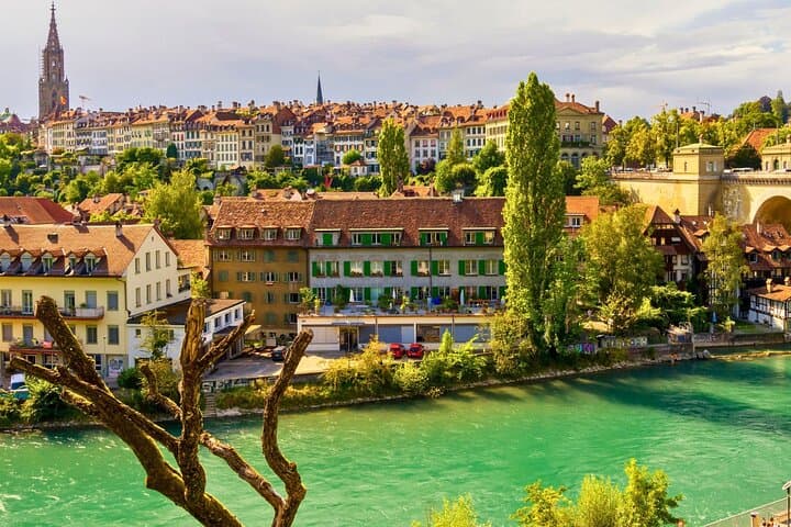 Bern Highlights and Hidden Gems on a Guided Walking Tour