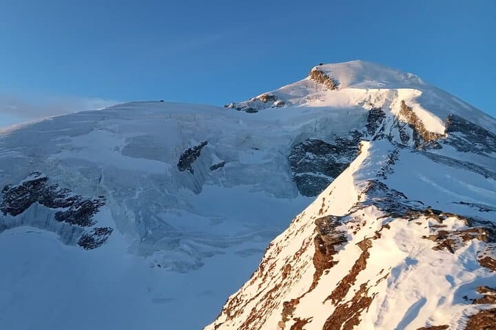 Swiss Alps from Zurich Airport: Zermatt, Jungfrau and Hidden Gems