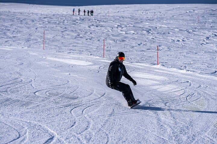 Half Day Morning Private Snowboarding Lesson in Verbier