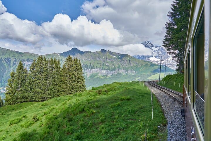 Lauterbrunnen-Mürren: Swiss Alps Small Group Tour from Luzern