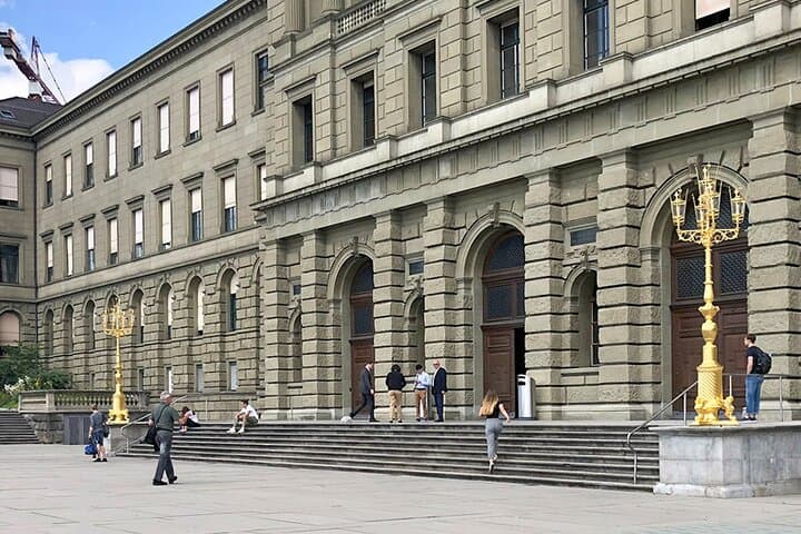 Zürich city game: lovely legends and mysterious myths