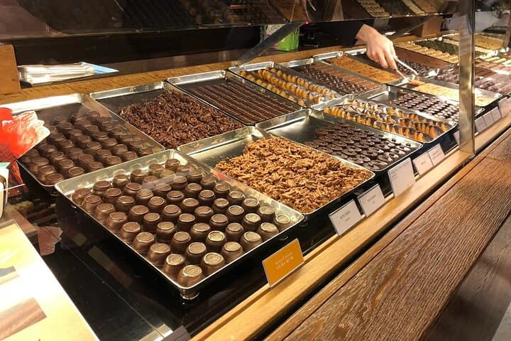 From Basel: Zurich Tour with Chocolate tasting and Lake Cruise