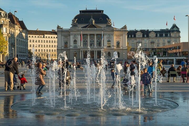 Zurich City Tour with Chocolate Tasting and Lake Cruise