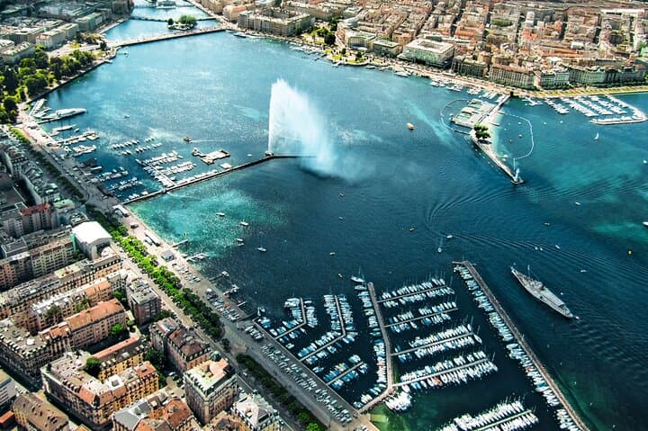 Geneva tour in luxury van