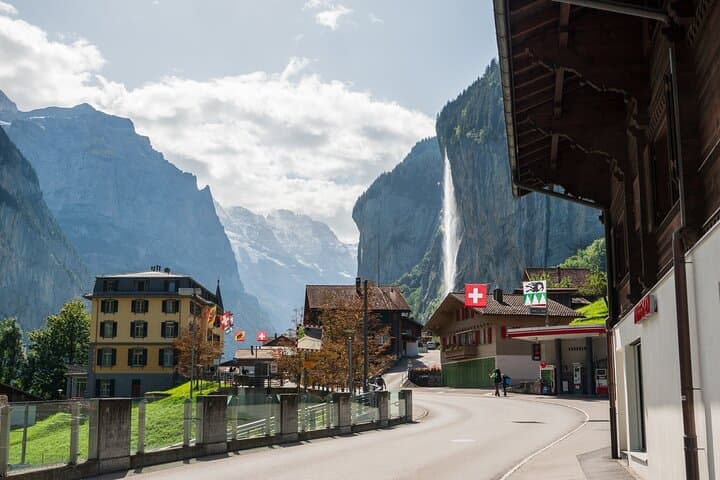 Lauterbrunnen-Mürren: Swiss Alps Small Group Tour from Zürich