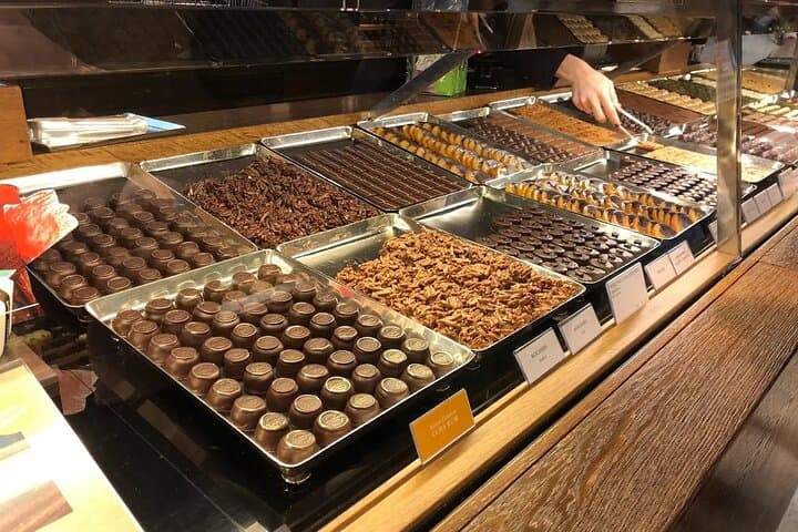 Swiss Experience: Lucerne City Tour with Chocolate Tasting
