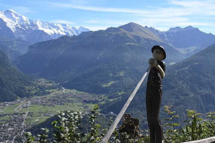 Private tour. Beautiful Switzerland. Alps, Lakes, Villages