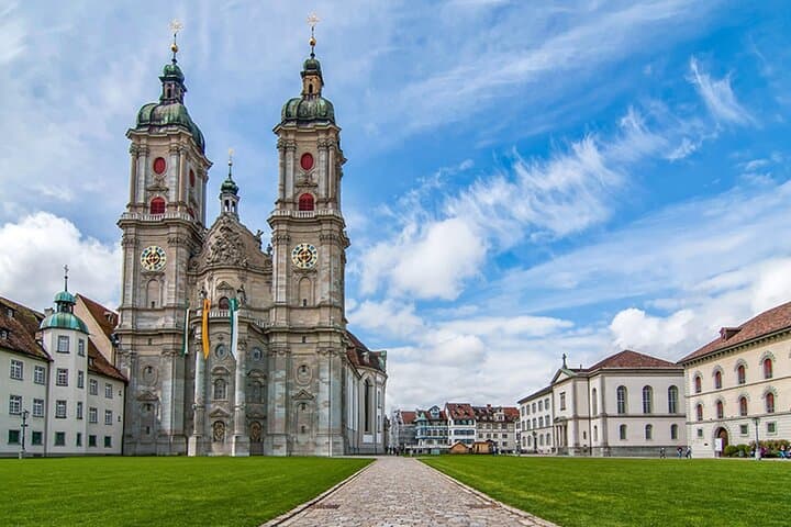 From Zurich: Mount Säntis, St. Gallen Old Town & UNESCO Library