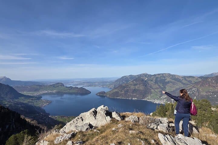 Hike above Lake Lucerne and Fondue (Private Tour)