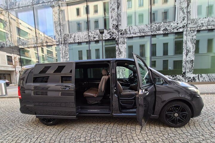 Private Transfer from Zurich Airport ZRH to Zug