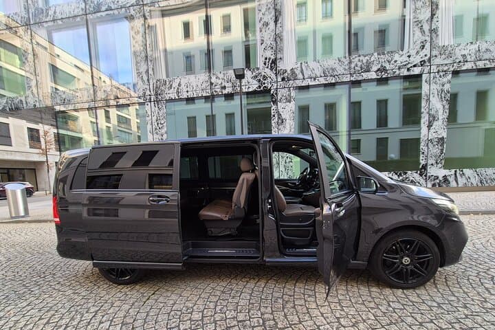 Private Transfer from Zurich Airport ZRH to Grindelwald