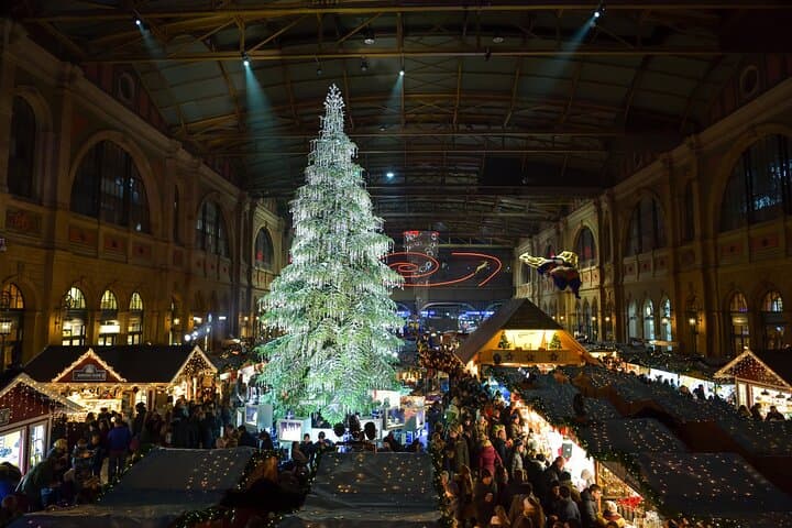 Zurich's Enchanted Christmas Private Walk + Glühwein Mug