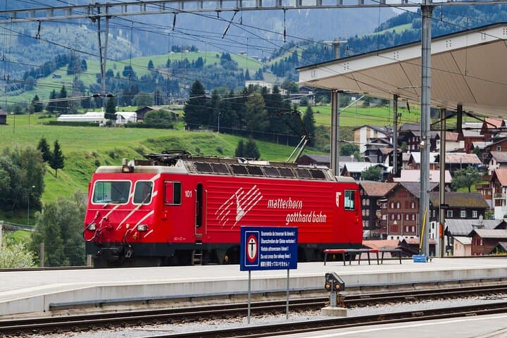 Glacier Panoramic Express Views, Fondue and Lucerne from Zurich