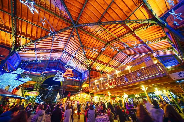 Private Christmas Walking Tour in Montreux