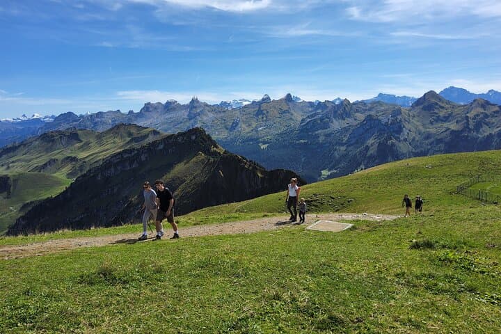 1 Day Hidden Gems Tour from Zurich Funicular Hike and Carriage
