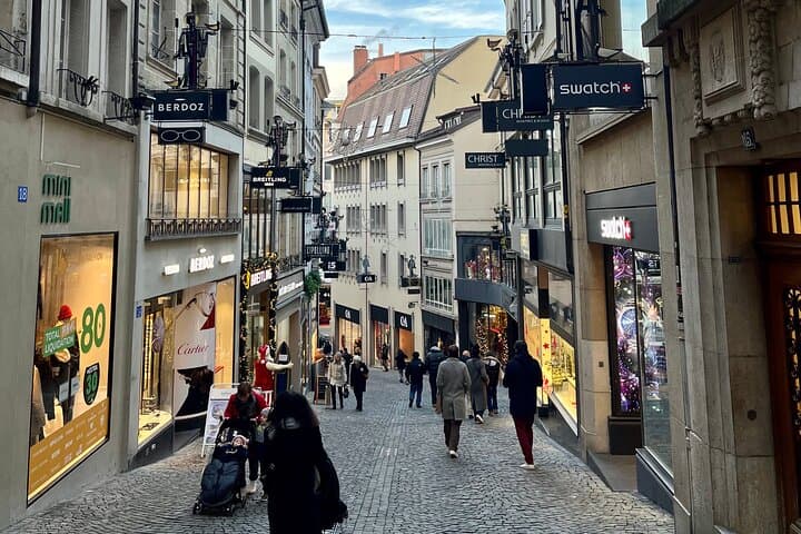 St-François street, medieval and shopping street.