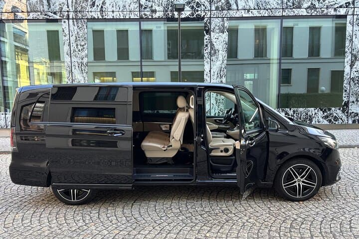 Private One Way Transfer from Zurich Airport to Lausanne