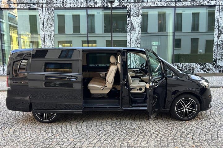 Private One Way Transfer from Zurich Airport to Lenzerheide