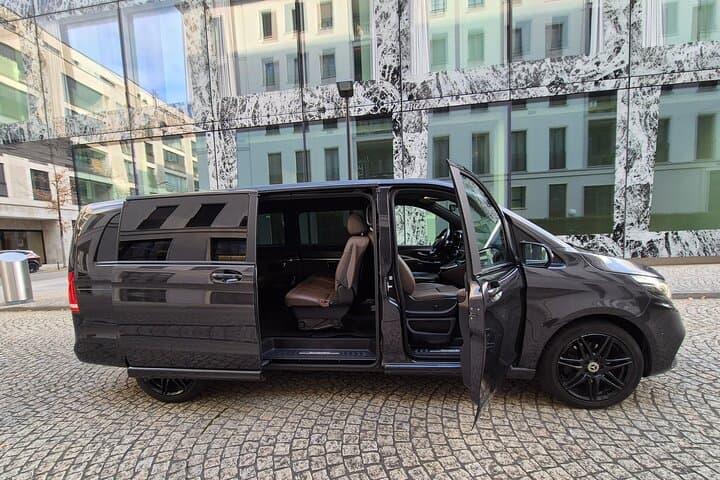 Private One Way Transfer from Zurich Airport to Lenzerheide