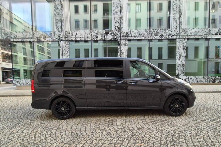 Private One Way Transfer from Zurich Airport ZRH to Scuol
