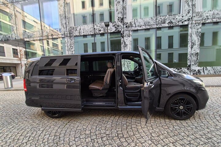 Private One Way Transfer from Zurich Airport to Ascona