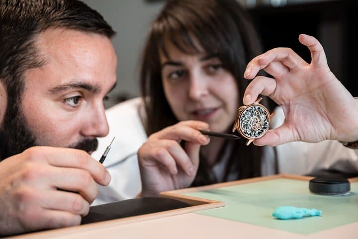 Geneva Private City Tour with Swiss Watch&Knife Making Experience