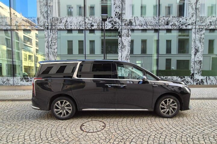 Private One Way Transfer from Zurich Airport to St. Anton Arlberg