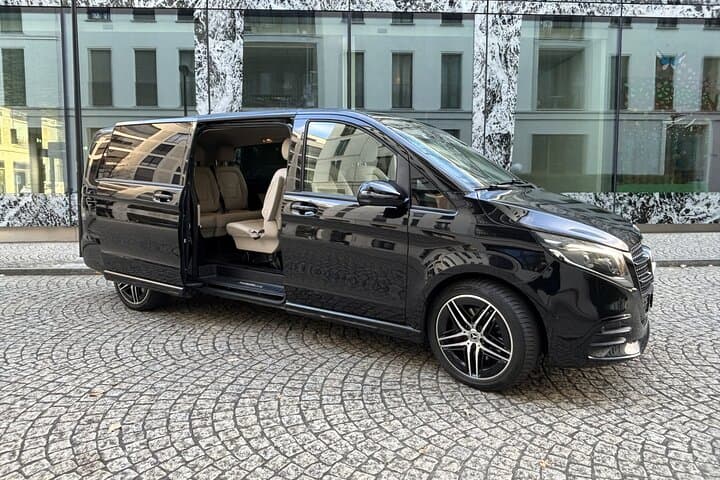 Private One Way Transfer from Zurich Airport to Ischgl