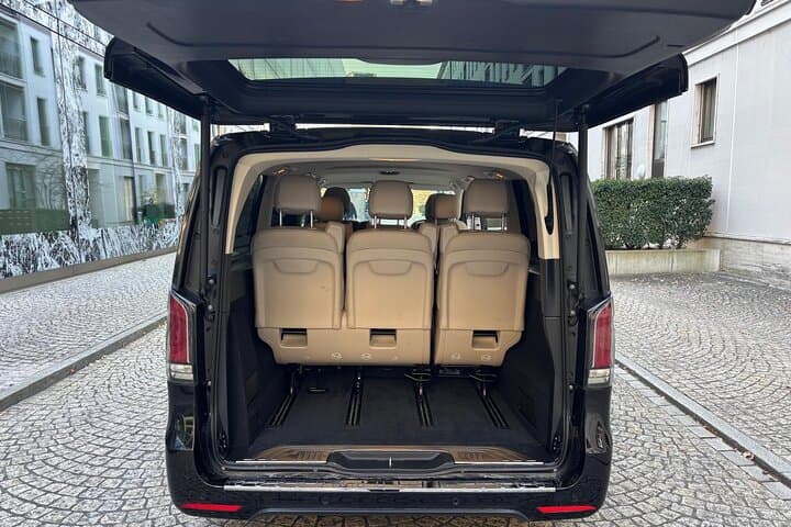 Private One Way Transfer from Zurich Airport to Solden