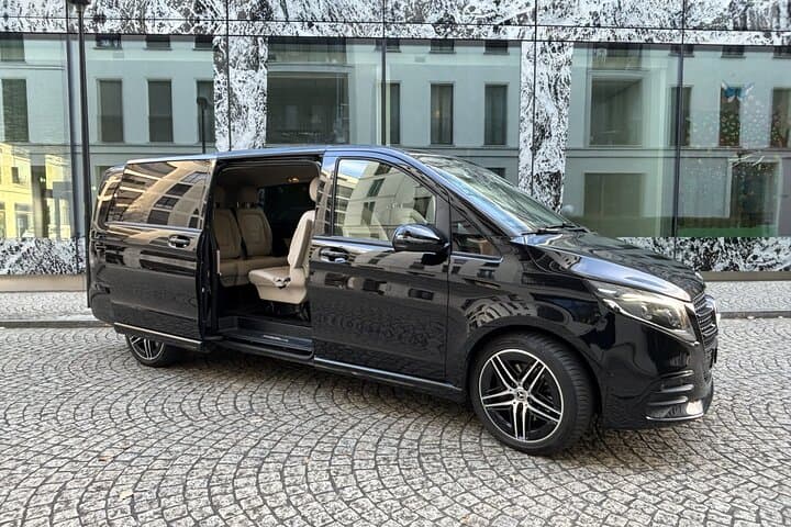 Private Arrival Transfer from Zurich Airport to Munich