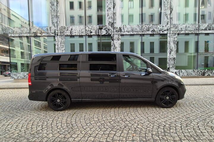 Private Arrival Transfer from Zurich Airport to Munich