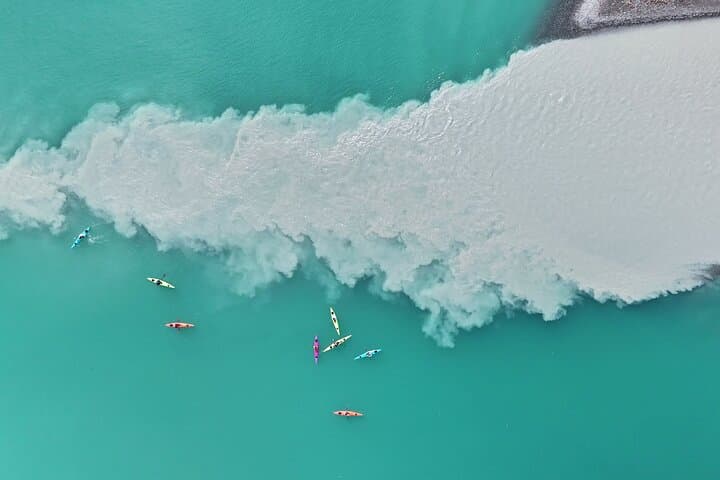 Relaxed Kayak Experience on Lake Brienz