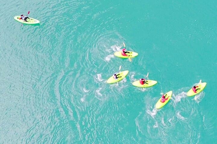 Relaxed Kayak Experience on Lake Brienz