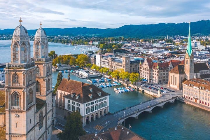 TOP Zurich : Private guided tour with your mobile