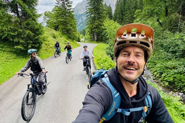 PRIVATE E-Bike Tour Rosenlaui & Grosse Scheidegg from Interlaken