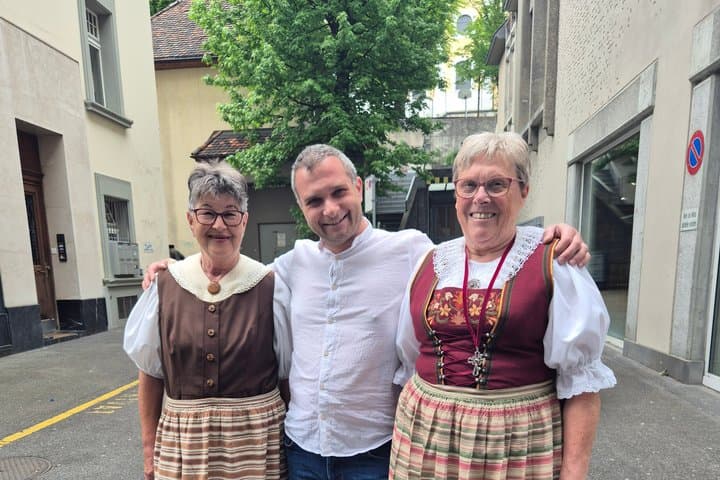 Private Day Tour in Zurich City, Felsenegg and Rhine Falls