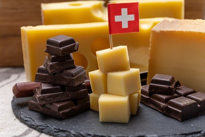 Private Walking Tour in Lauterbrunnen with Swiss Tasting