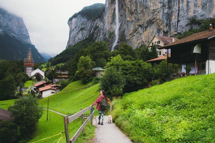 Private Walking Tour in Lauterbrunnen with Swiss Tasting