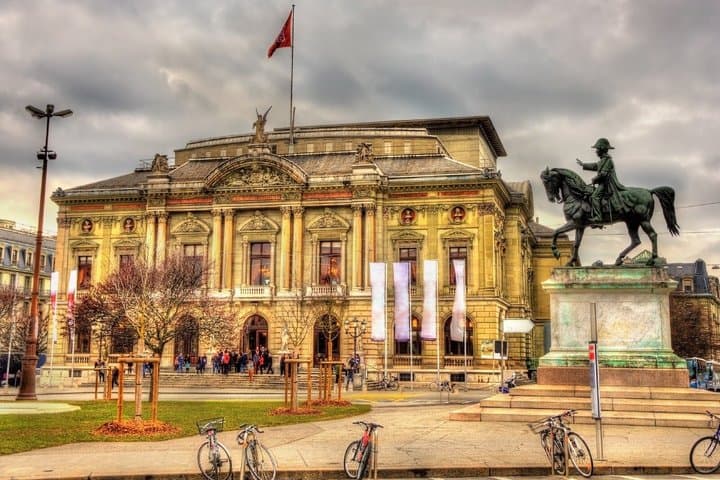 Place de Neuve: The cultural heart of the city with the Grand Théâtre (Opéra) and the statue of General Dufour.