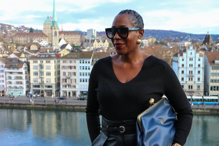 Zurich Private Walking Tour with Photoshoot Experience