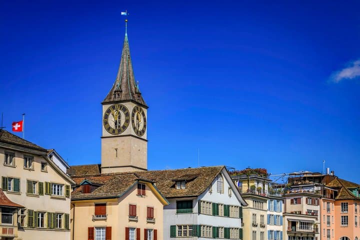 Zurich Walking Tour with Audioguide on Your Smartphone
