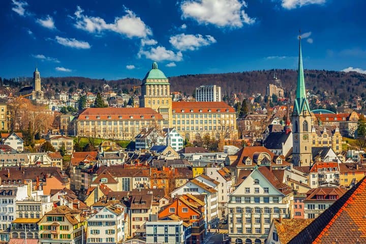Zurich Walking Tour with Audioguide on Your Smartphone