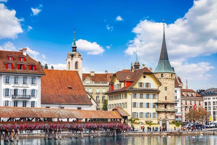 Lucerne Walking Tour with Audioguide on Your Smartphone