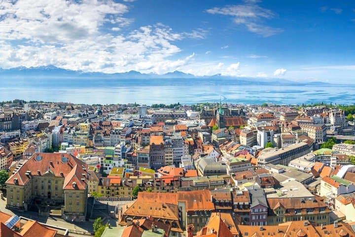 Guided group walking tour of the old town of Lausanne