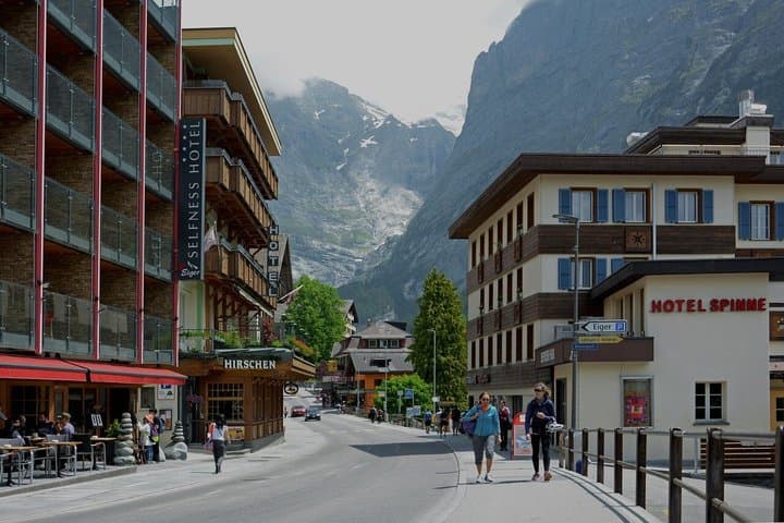 From Interlaken: Private Grindelwald and Lauterbrunnen Tour