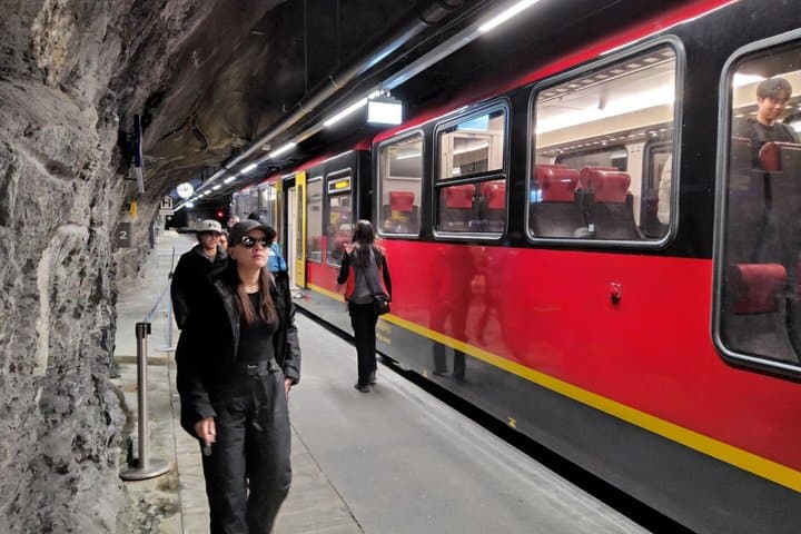 Complete Jungfrau and Jungfraujoch Top of Europe Overnight 3650m
