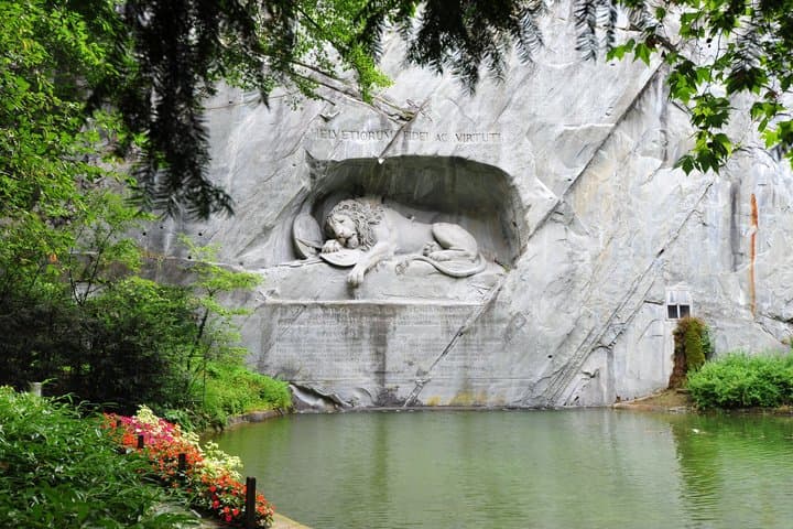 Magnificent Lucerne - Private Medieval Family Walking Tour