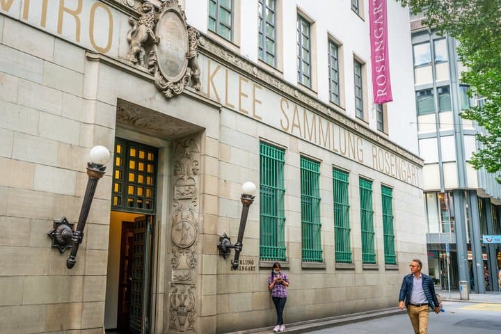 Magnificent Lucerne - Private Medieval Family Walking Tour