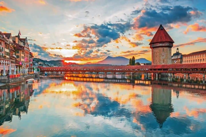 Magnificent Lucerne - Private Medieval Family Walking Tour